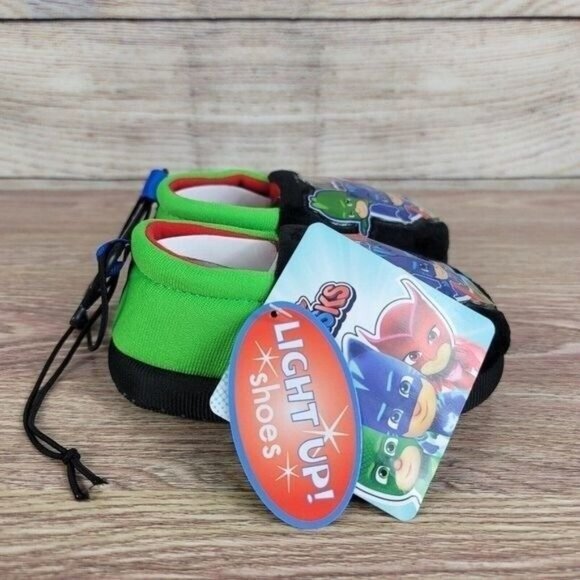 NEW PJ Masks LIGHT UP Slippers Little Kids Toddler Size 5/6 Soft Bottom‎ Shoes - Picture 4 of 8